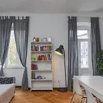 Apartamento Vico 4 Charme *